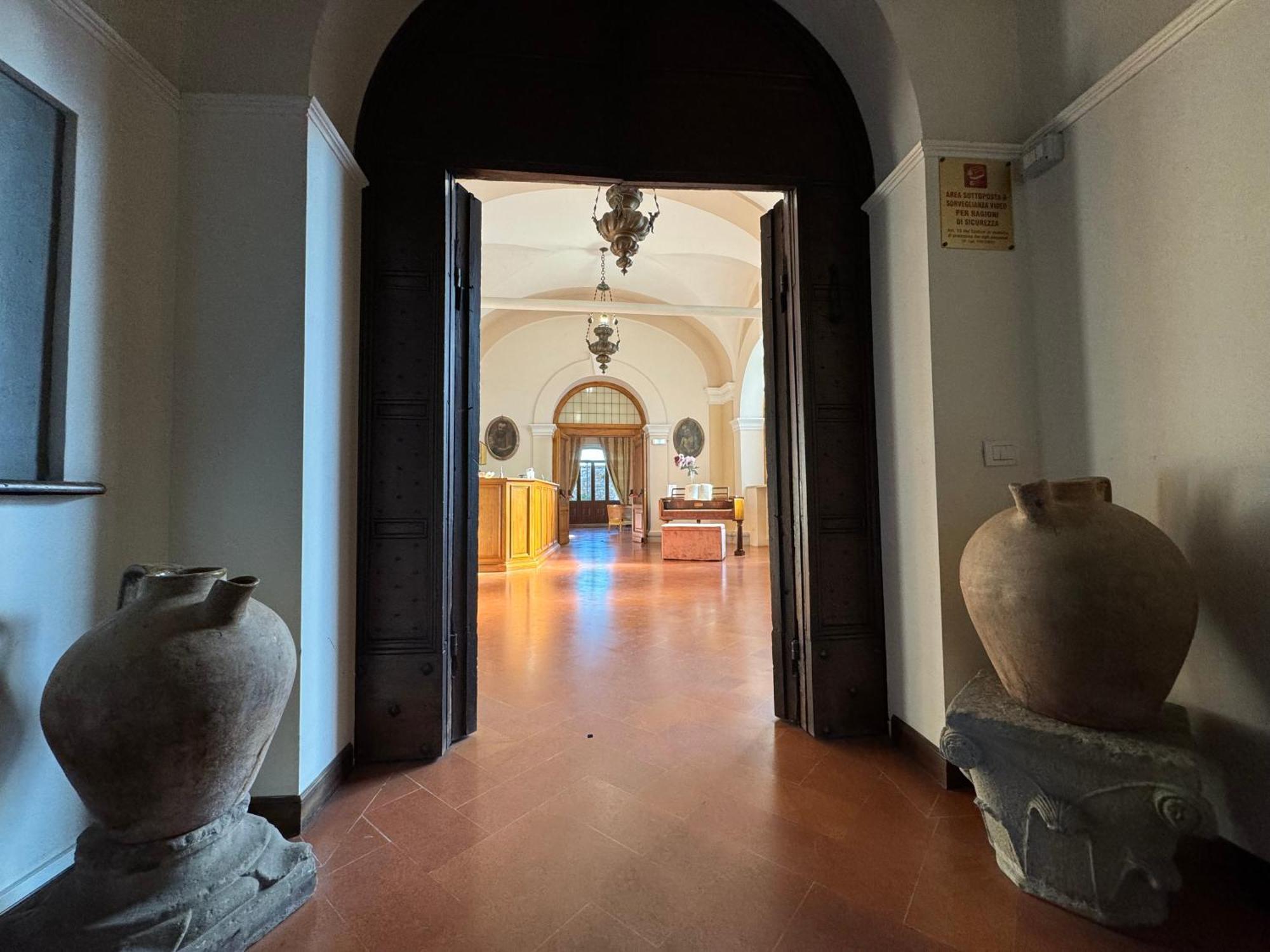 托迪 Monastero Ss. Annunziata酒店 外观 照片 Entrance to the museum