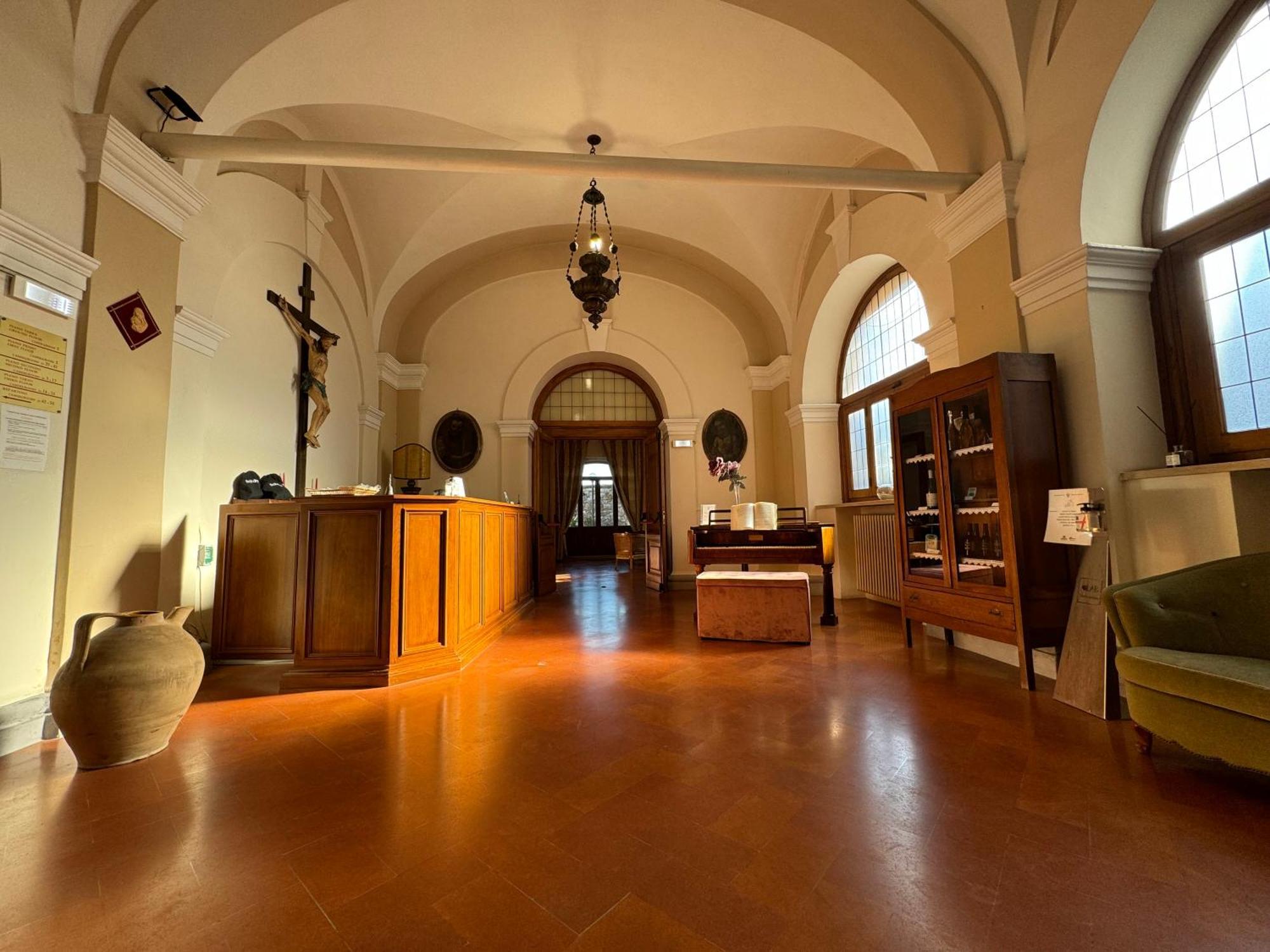 托迪 Monastero Ss. Annunziata酒店 外观 照片 The interior of the museum