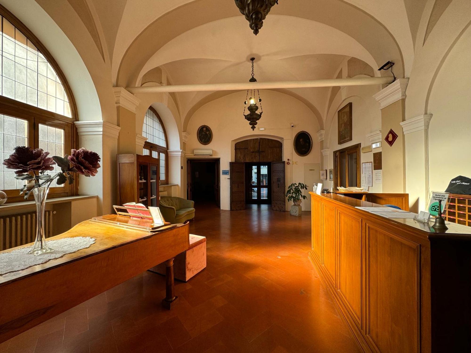 托迪 Monastero Ss. Annunziata酒店 外观 照片 Reception