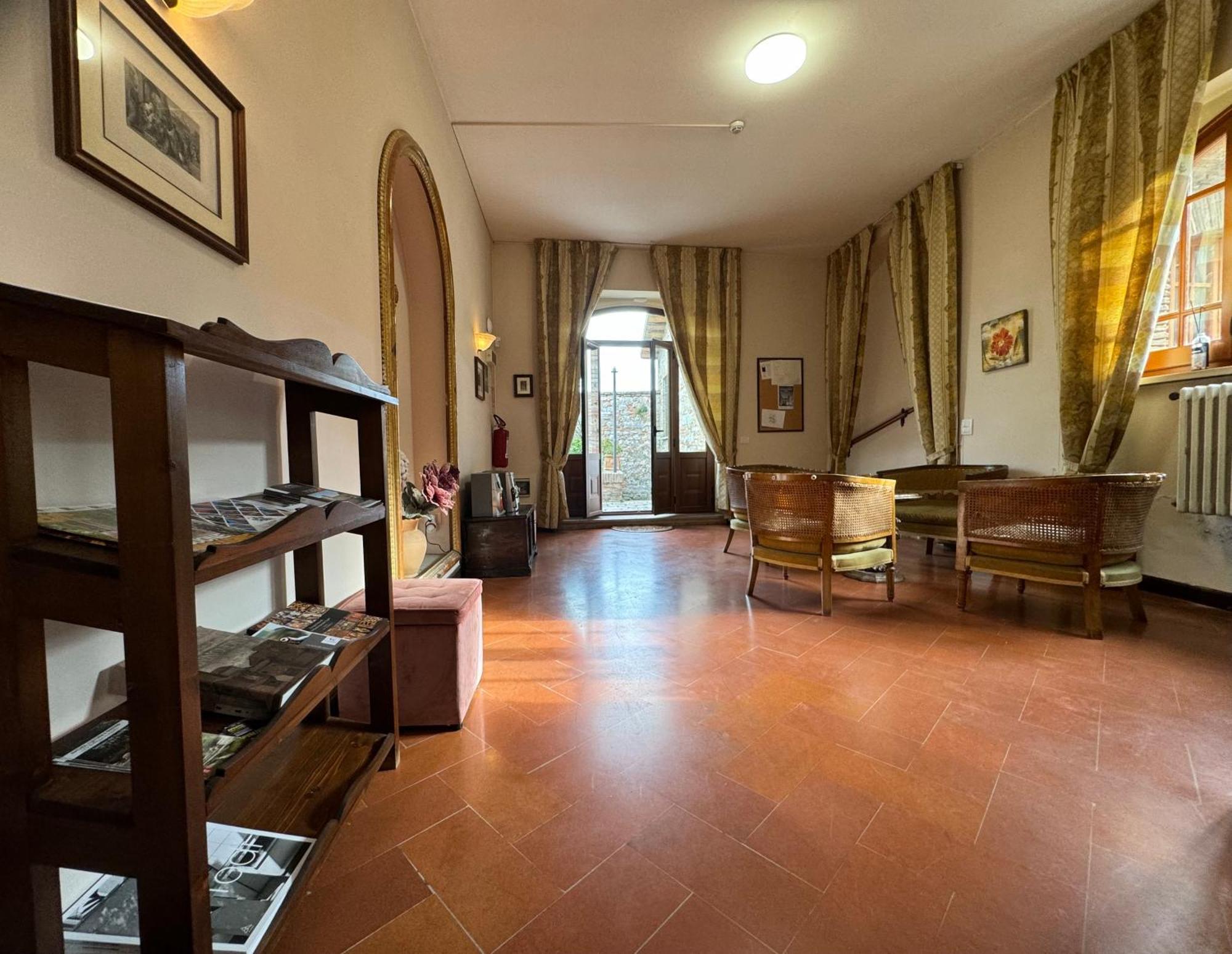 托迪 Monastero Ss. Annunziata酒店 外观 照片 The interior of the museum