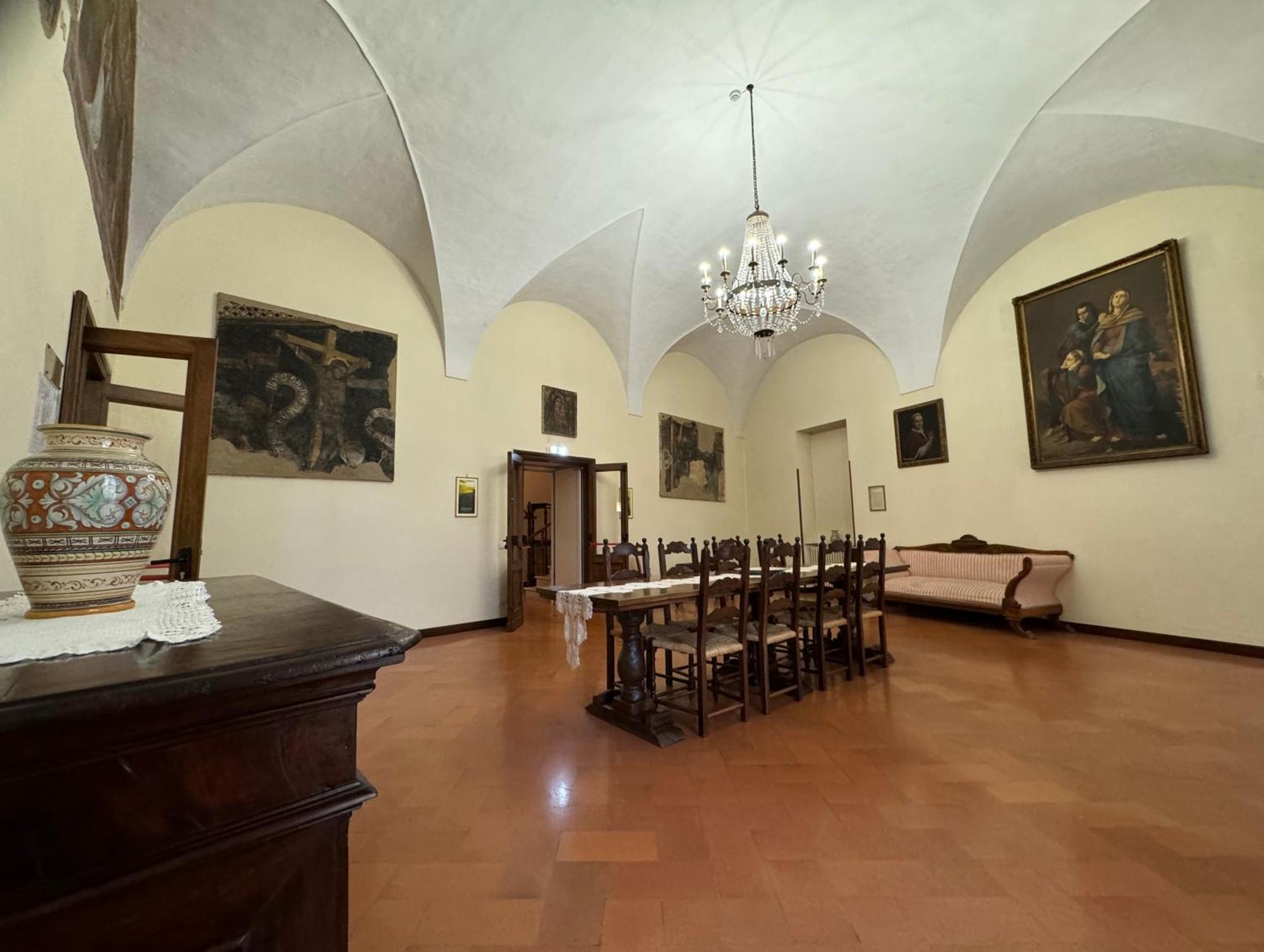 托迪 Monastero Ss. Annunziata酒店 外观 照片 The Hall of the Archducal Family