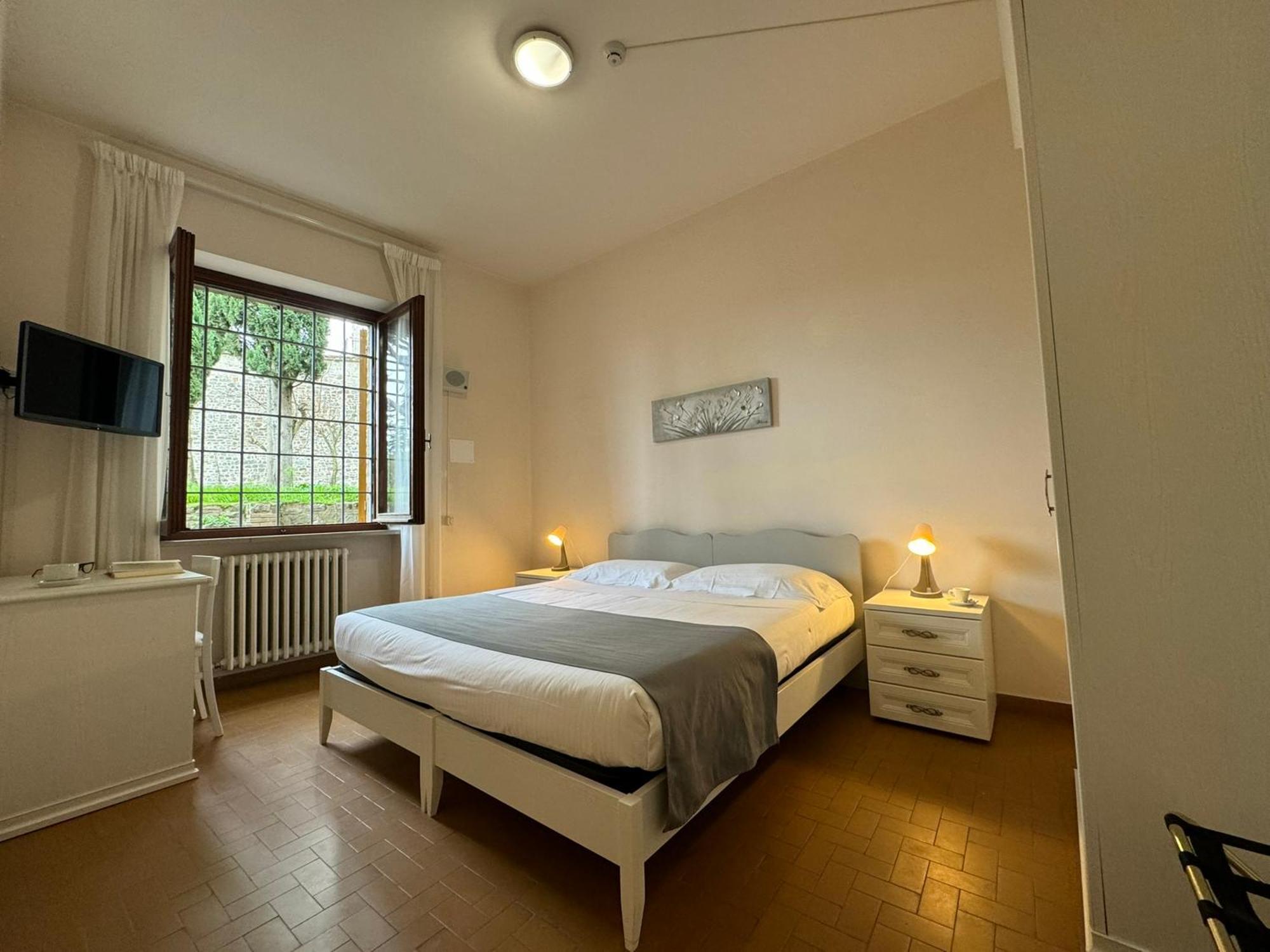 托迪 Monastero Ss. Annunziata酒店 外观 照片 A room at the hotel