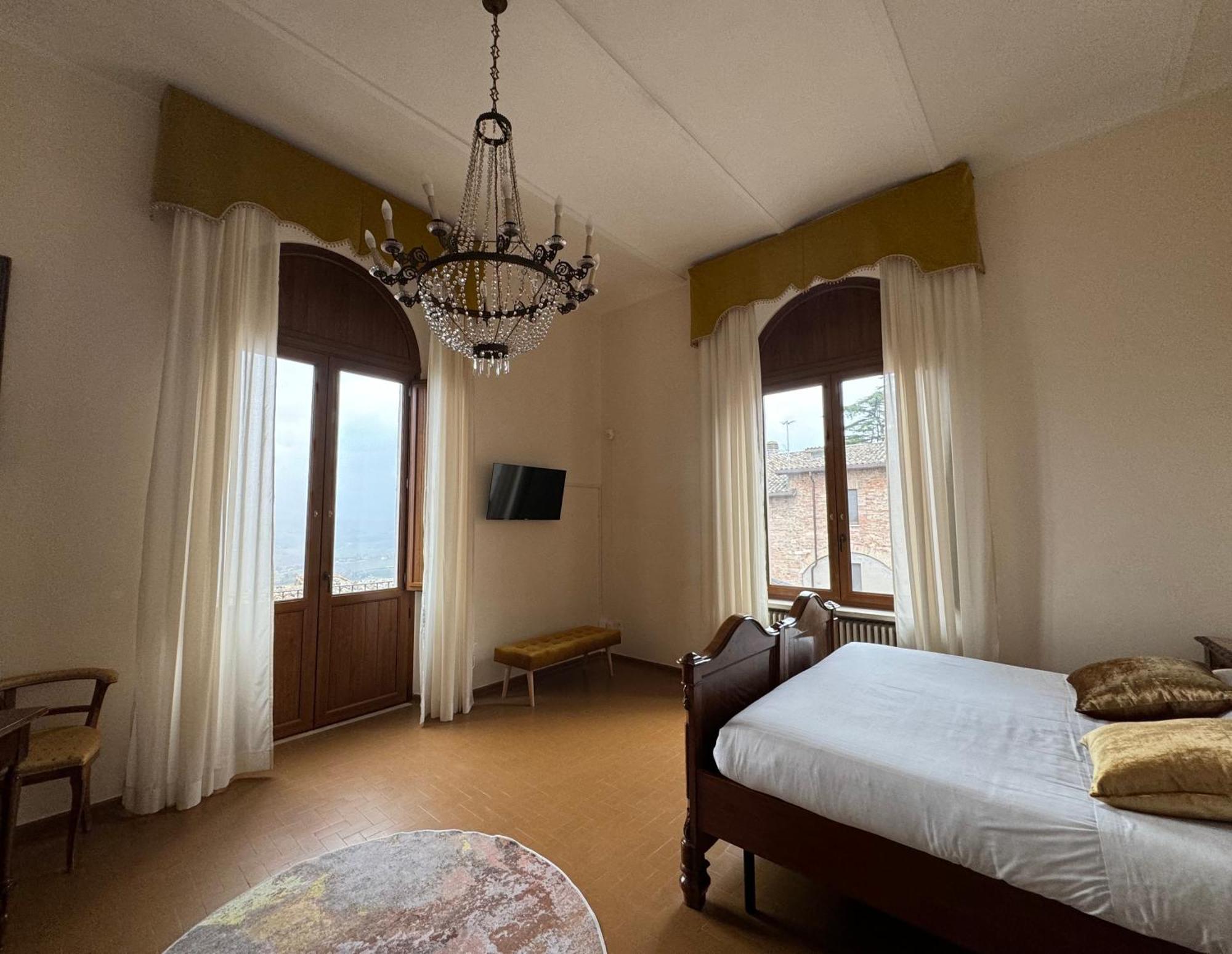托迪 Monastero Ss. Annunziata酒店 外观 照片 A room at the hotel