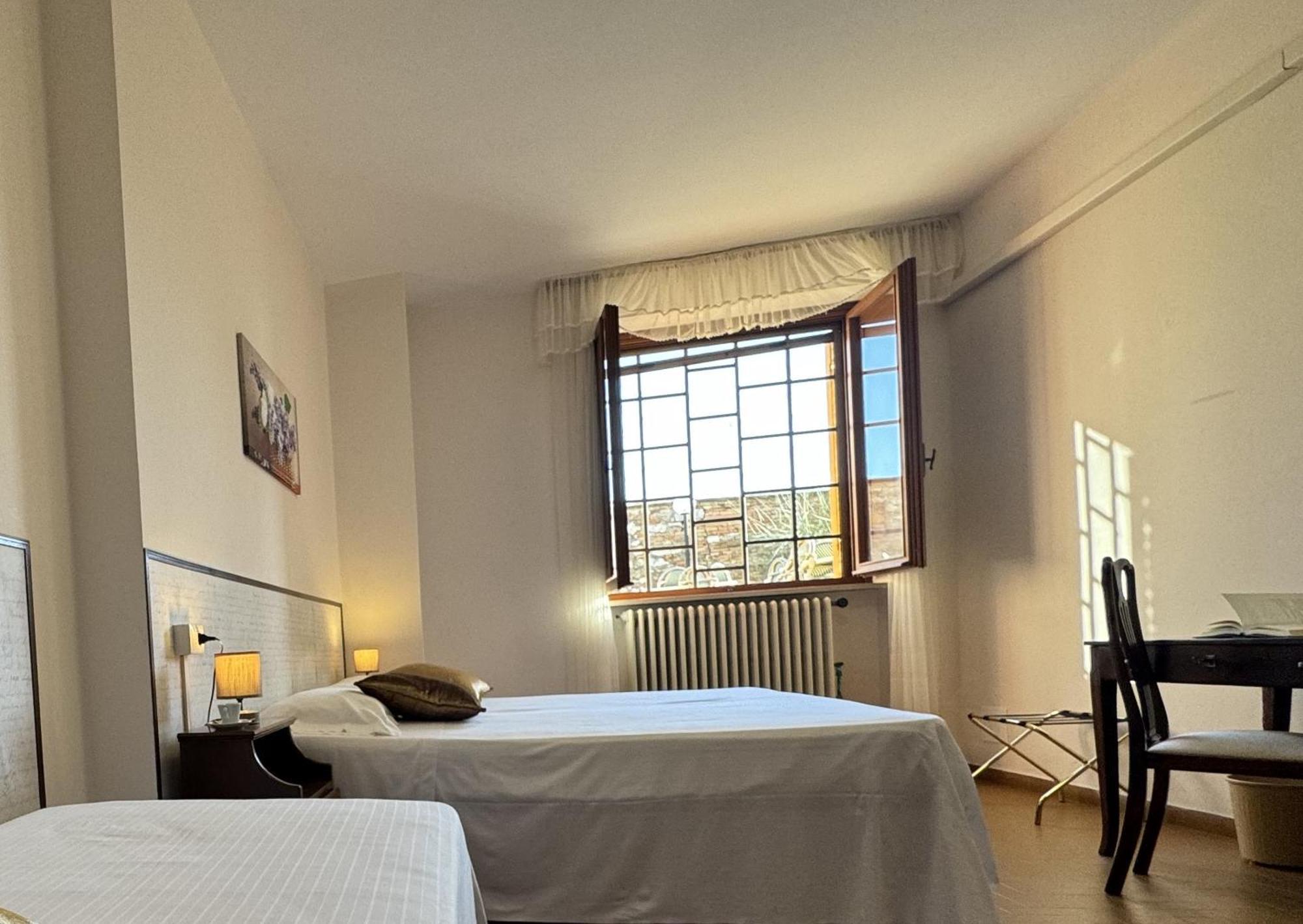 托迪 Monastero Ss. Annunziata酒店 客房 照片 A room at the hotel