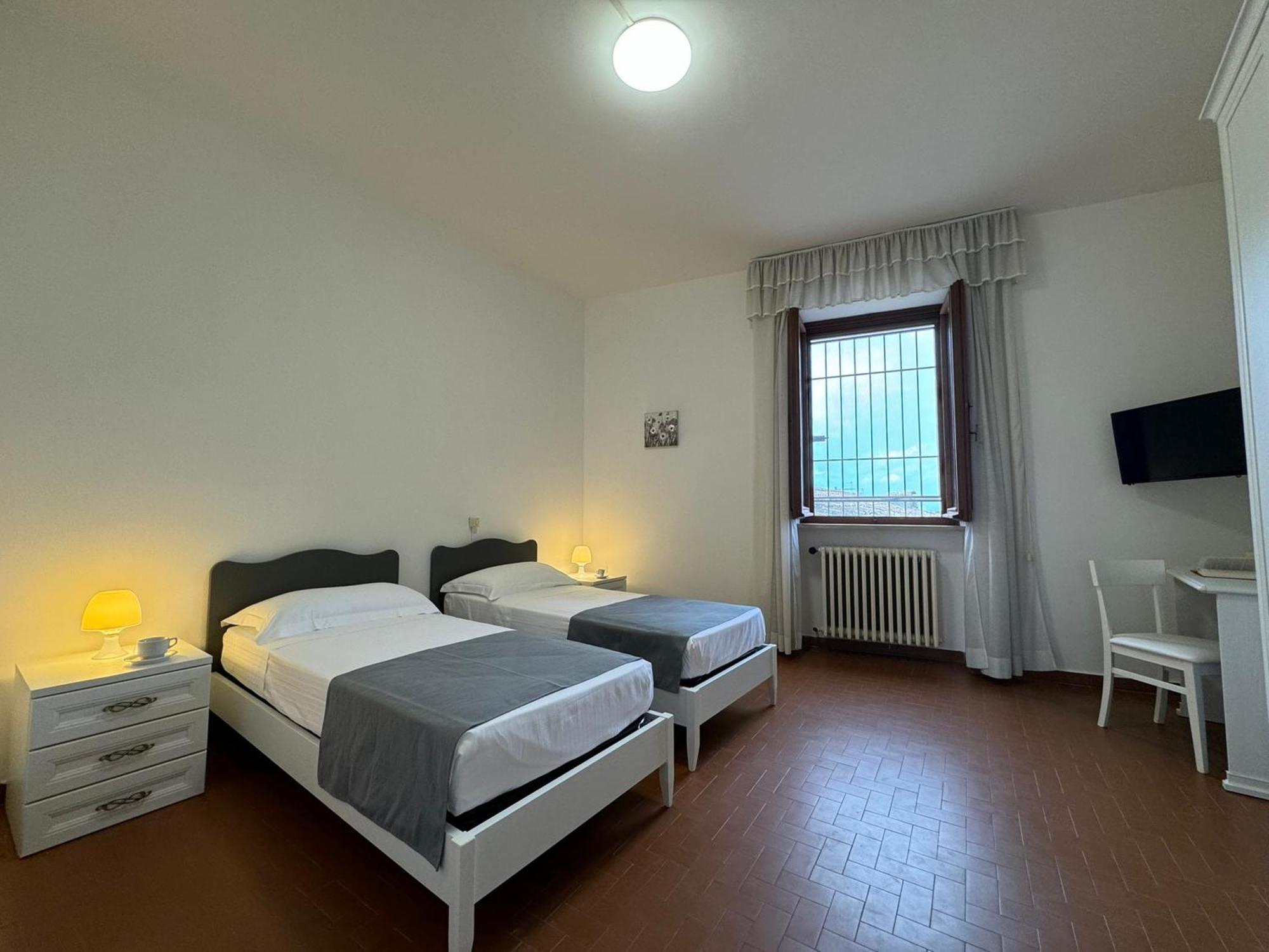 托迪 Monastero Ss. Annunziata酒店 外观 照片 A room at the residence