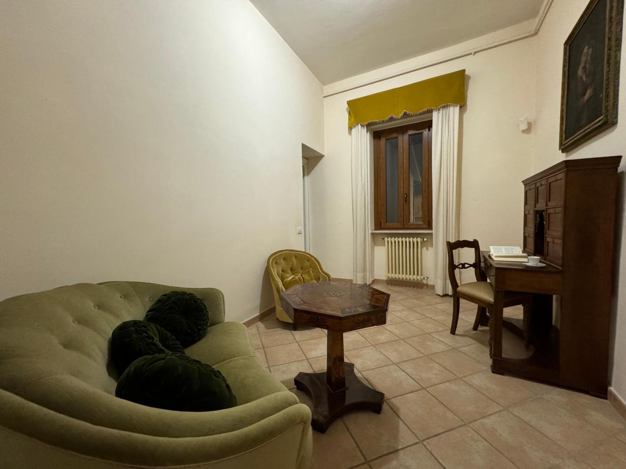 托迪 Monastero Ss. Annunziata酒店 外观 照片 The room of the monastery where the body of Saint Thomas was found